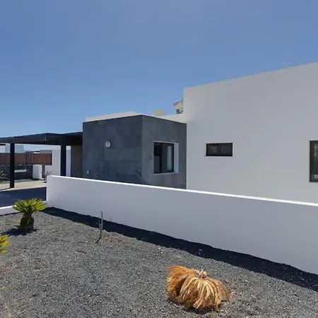 Villa Playa Blanca Sleeps 10 Pool Air Con Wifi *