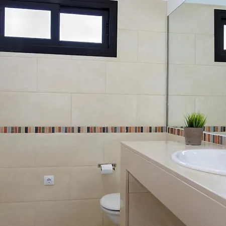 Villa Playa Blanca Sleeps 10 Pool Air Con Wifi *